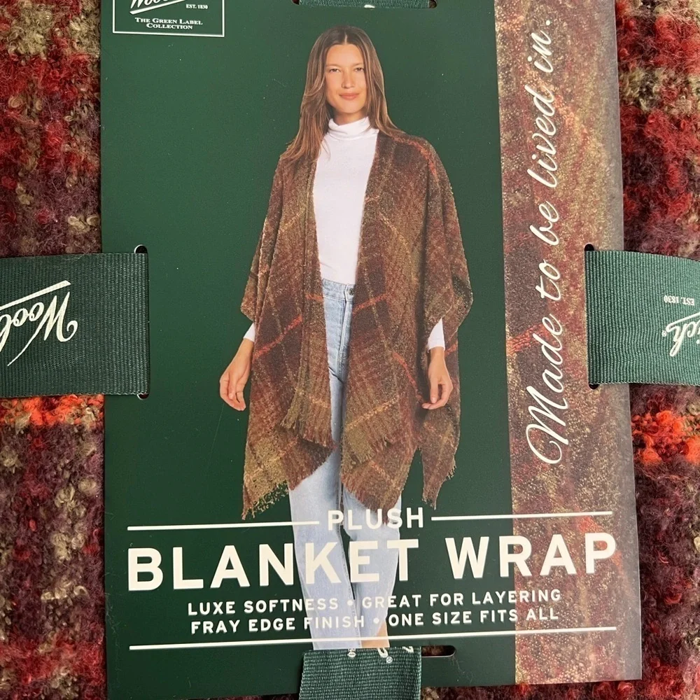 NWT Woolrich Plush Blanket Wrap